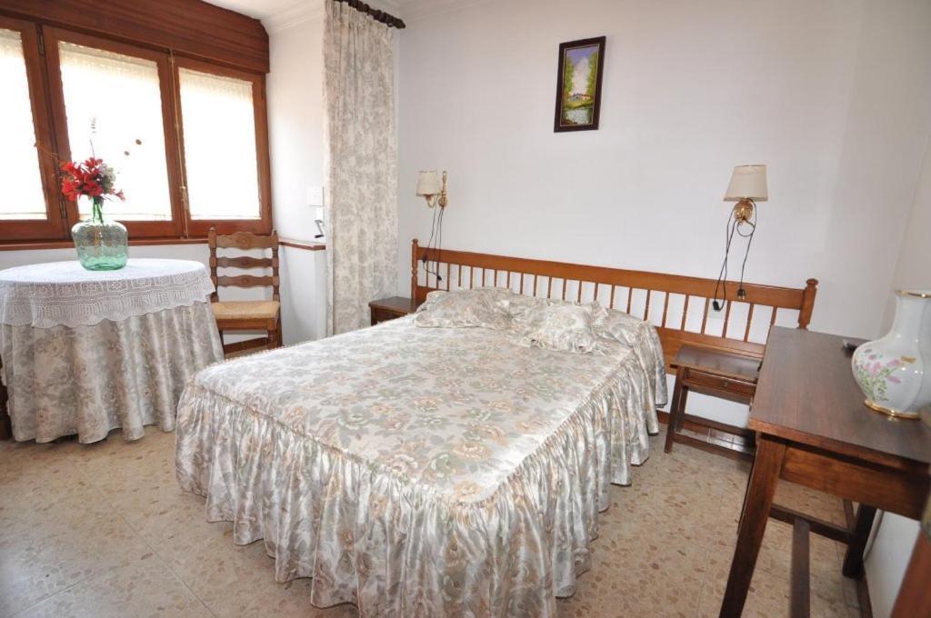 Hostal Can Salvador Ρόζες Δωμάτιο φωτογραφία